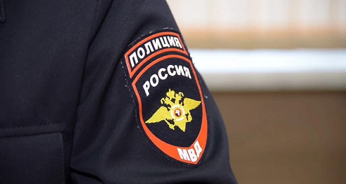 Женщина положила кошелёк с 25 тысячами в чужой пакет, а подозреваемую нашли по камерам