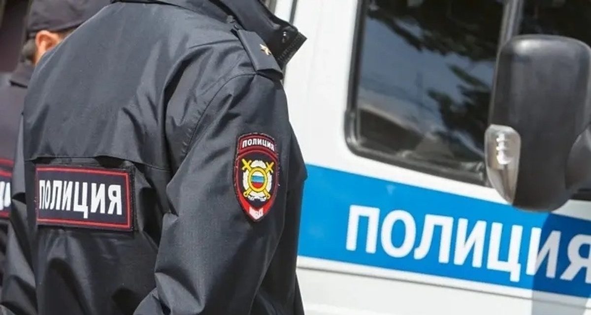 Девушка из Кимр отдала курьеру почти три миллиона после сообщения о букете